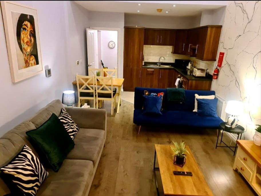 City Centre Top Floor Apartment In Belfast City Centre Kültér fotó